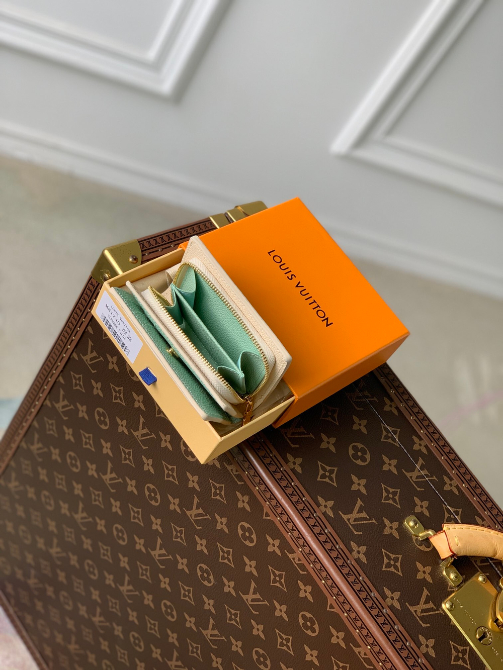 Louis Vuitton Clea Wallet