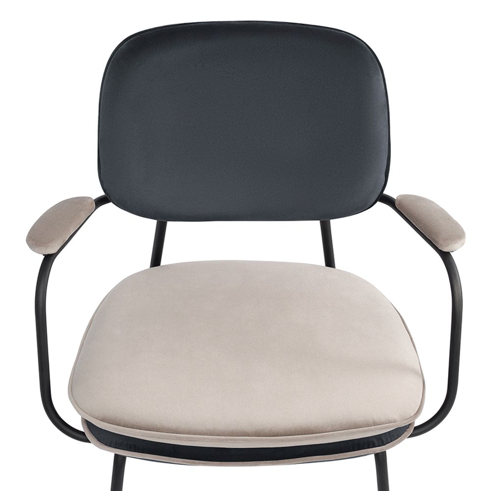 Стул с подлокотниками и контрастным кантом Pea, велюр, темно-серый/бежевый