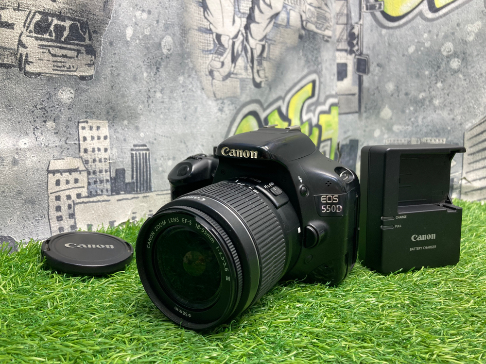 Canon 550D kit 18-55mm 3.5-5.6 III 21.100 кадров