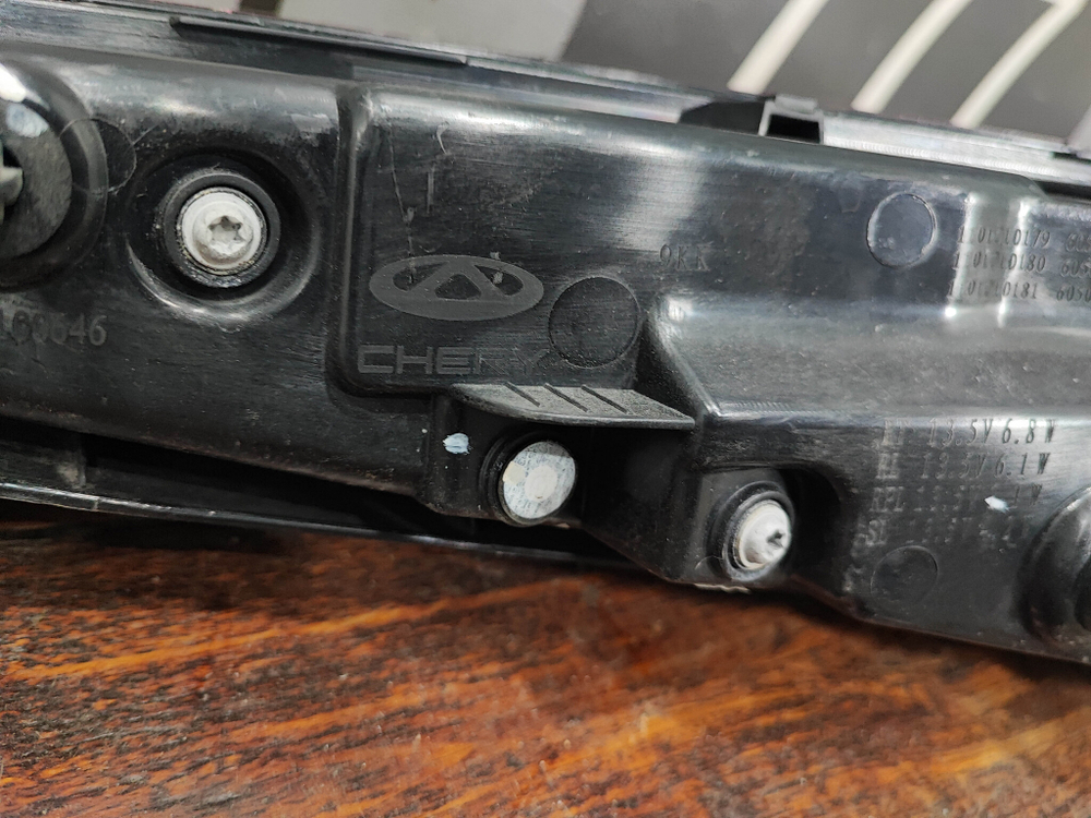 Фонарь центральный Omoda C5 22-нв Б/У Оригинал целый 605000724AA