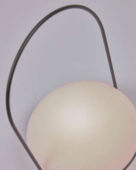 Переносная настольная лампа Tea с черной отделкой