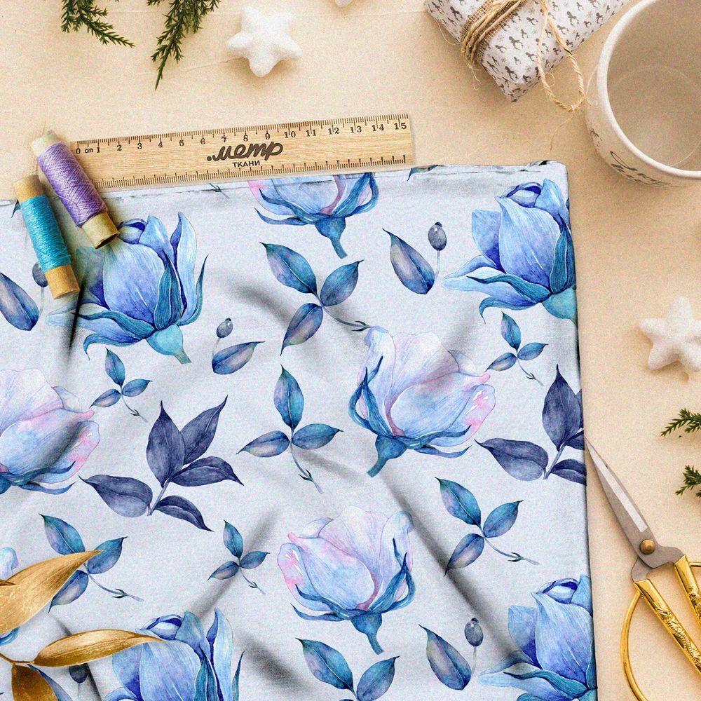 Ткань бязь нежные голубые розы на сером фоне