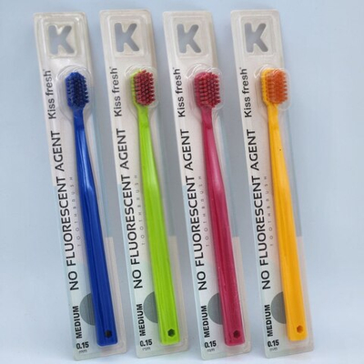 Зубная щетка K19-402 kiss fresh medium 12*576