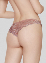 Нежные кружевные трусики-бразилиана (Размер: 4 размер) (Цвет: красный)