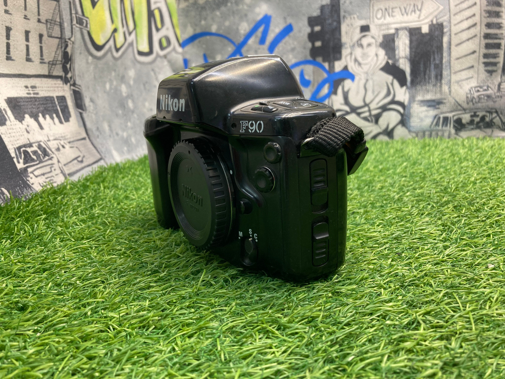 Nikon F90 Нерабочий