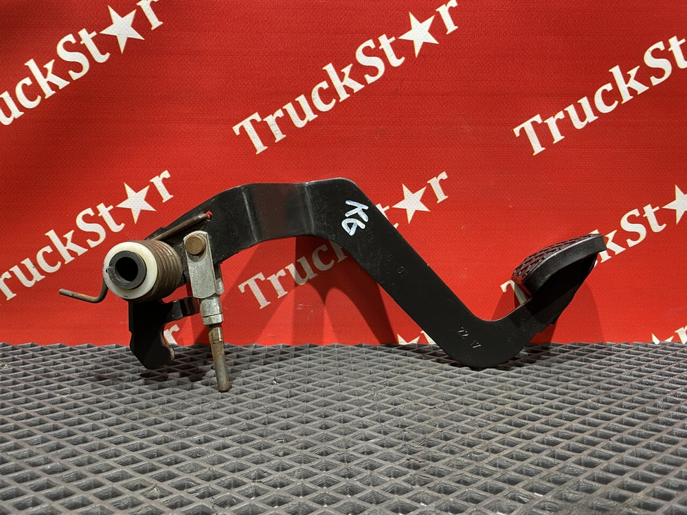 Педаль тормоза