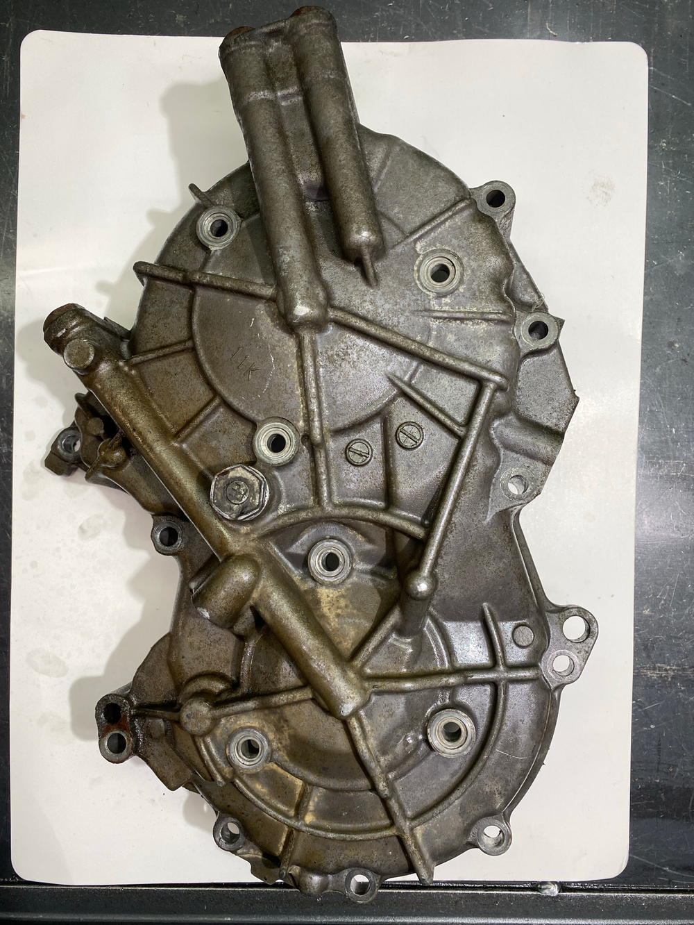 Задняя крышка