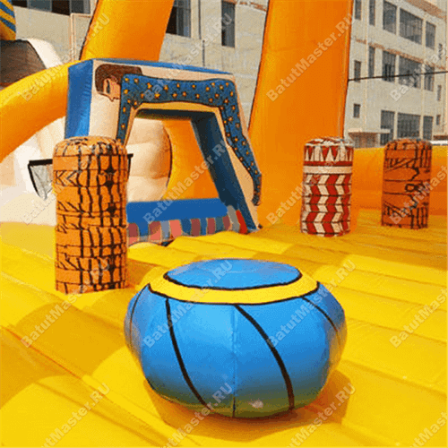 Коммерческий надувной батут "Пирамида"