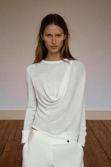 ZARA СВИТЕР ИЗ СТРУЯЩЕГОСЯ ТРИКОТАЖА, ЭКРЮ