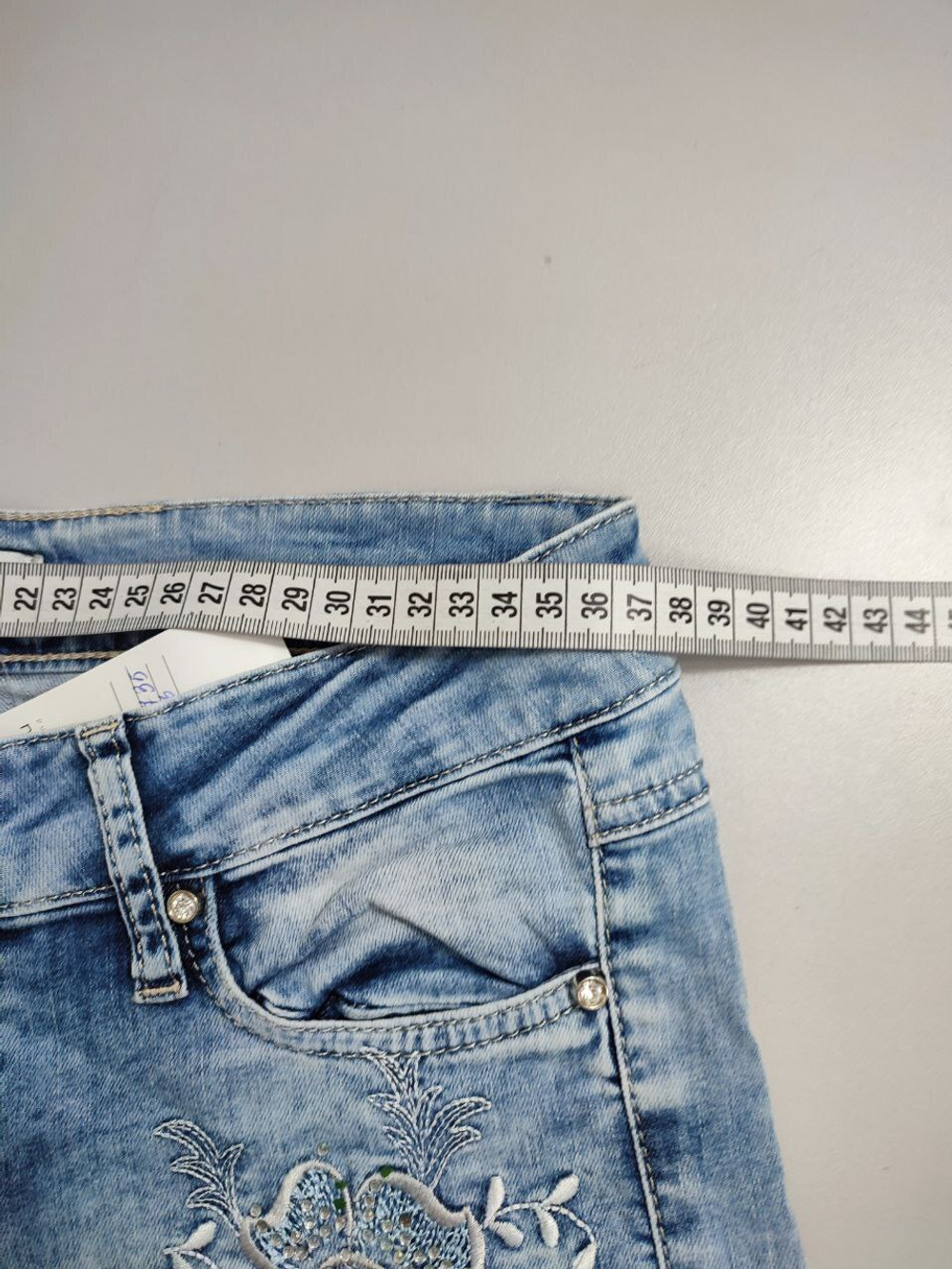 Джинсы She Wants с вышивкой 44/46 размер