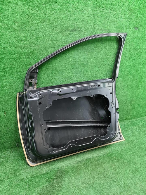 Дверь передняя правая Ford Focus 2 (2004-2008)