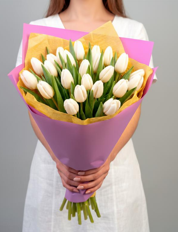 Букет из 17 белых тюльпанов