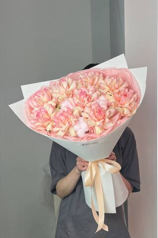 Букет из крупных роз