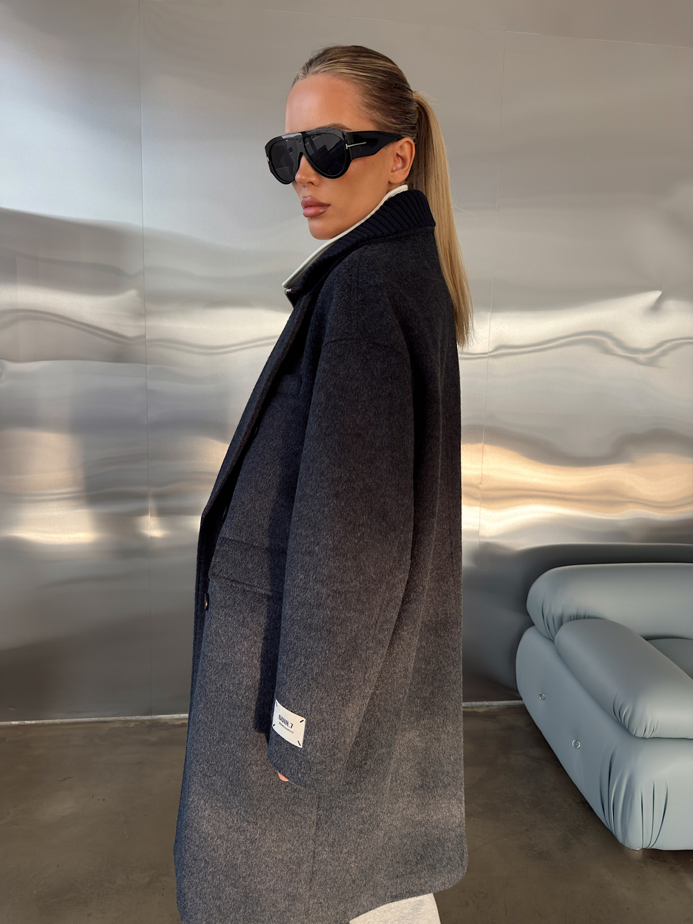 Пальто двубортное из шерсти с манишкой