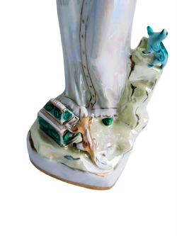 Фарфоровая статуэтка "Дары хозяйки Медной горы" (Дулево)