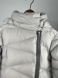 Пуховик Helly Hansen