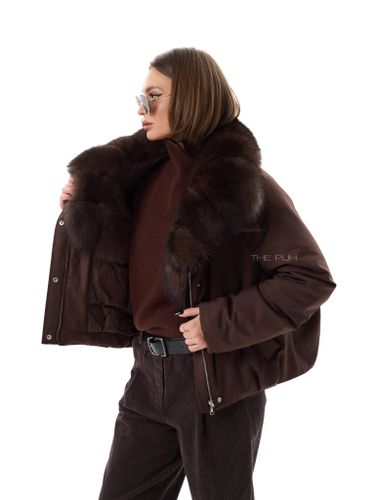 Короткая шоколадная парка с песцовым воротником