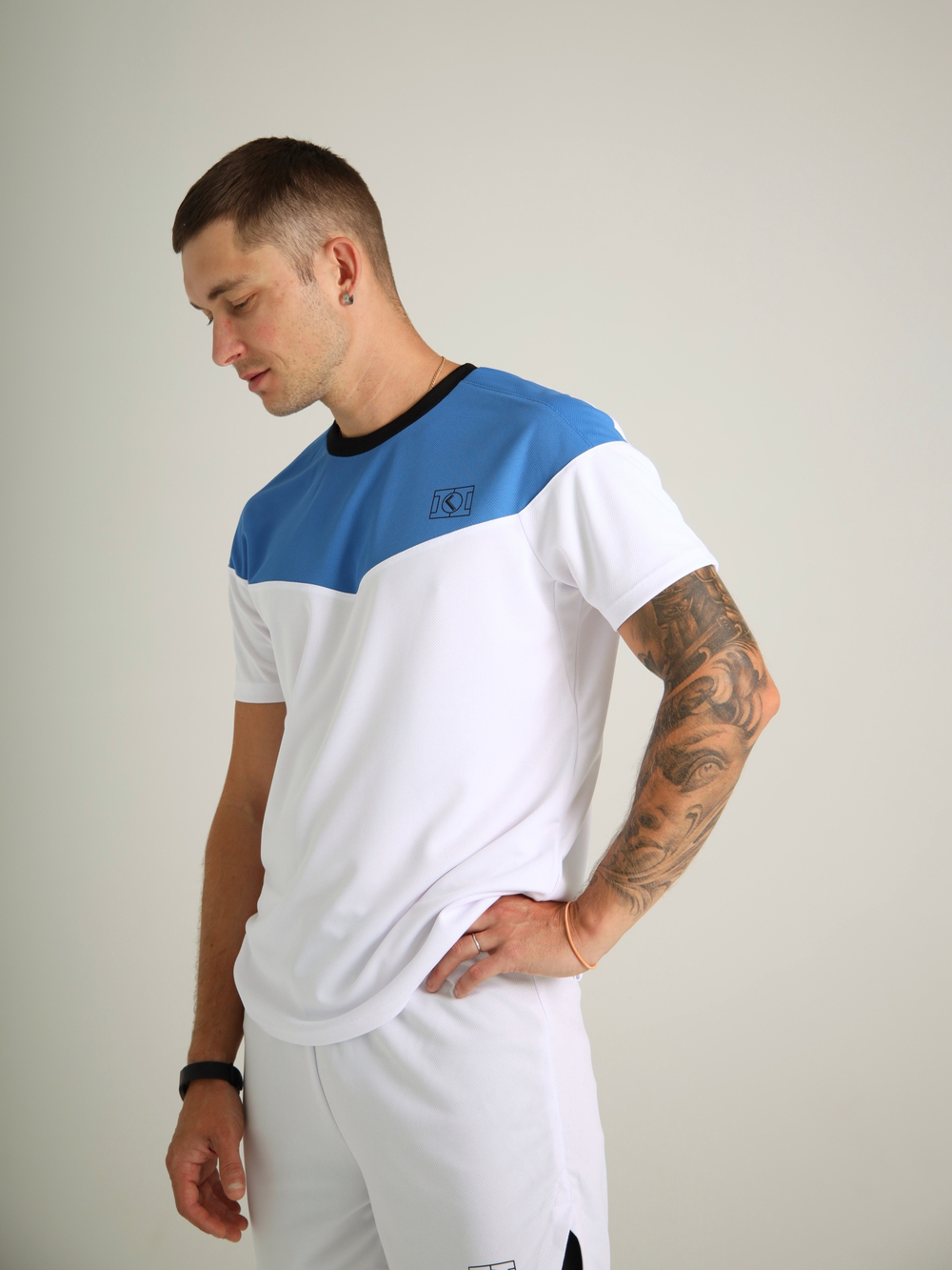 футболка спортивная город горький белый синий голубой