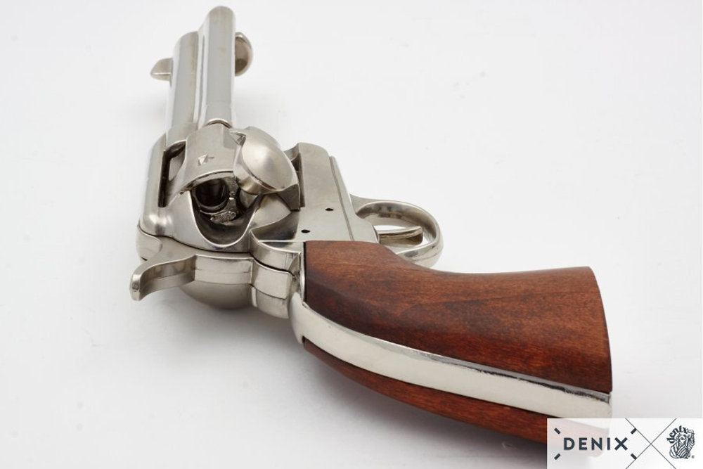 ММГ Макет револьвера Кольт Colt Peacemaker, 45 калибр, никель США 1873 г., Denix