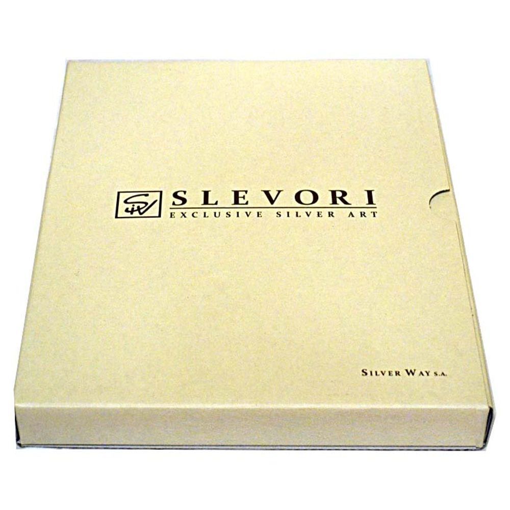 Икона Николая Чудотворца в серебре.