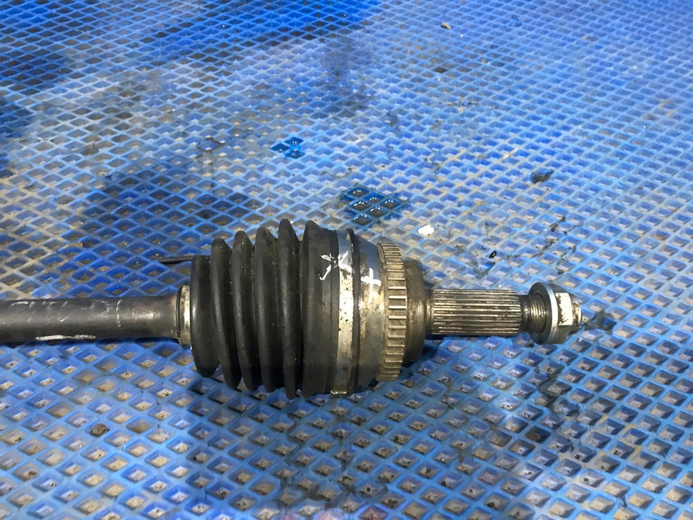 Привод передний правый TOYOTA VISTA 1999