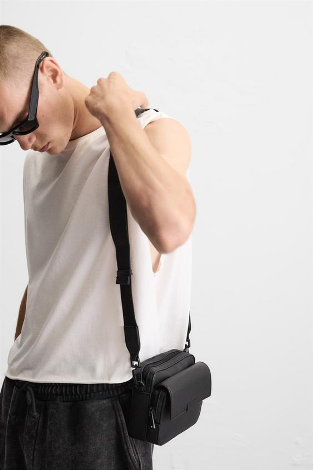 ZARA СУМКА ИЗ РЕЛЬЕФНОГО МАТЕРИАЛА, ЧЕРНЫЙ