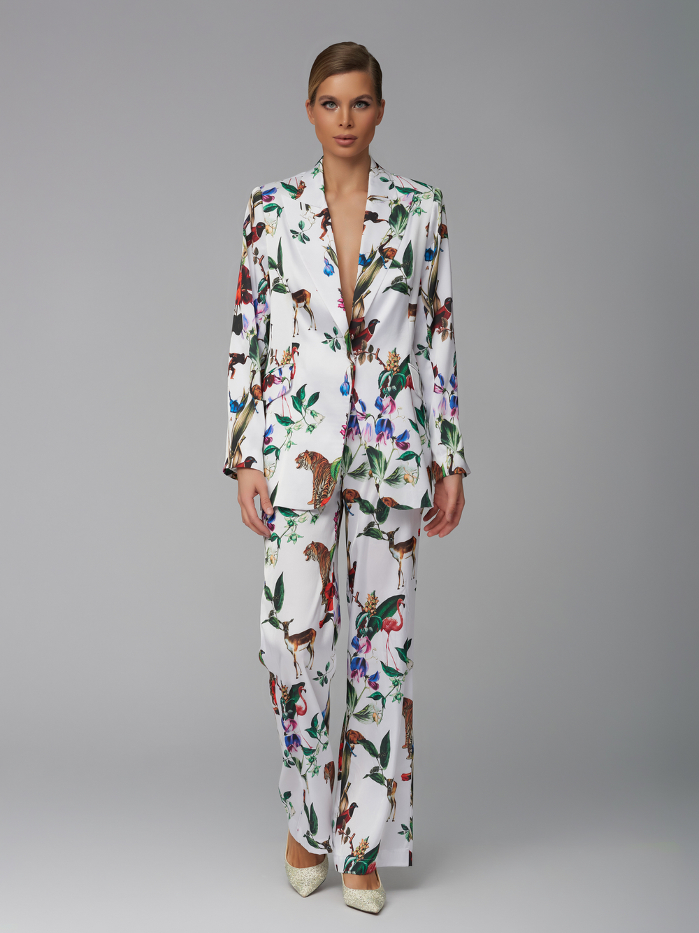 Белый пижамный костюм