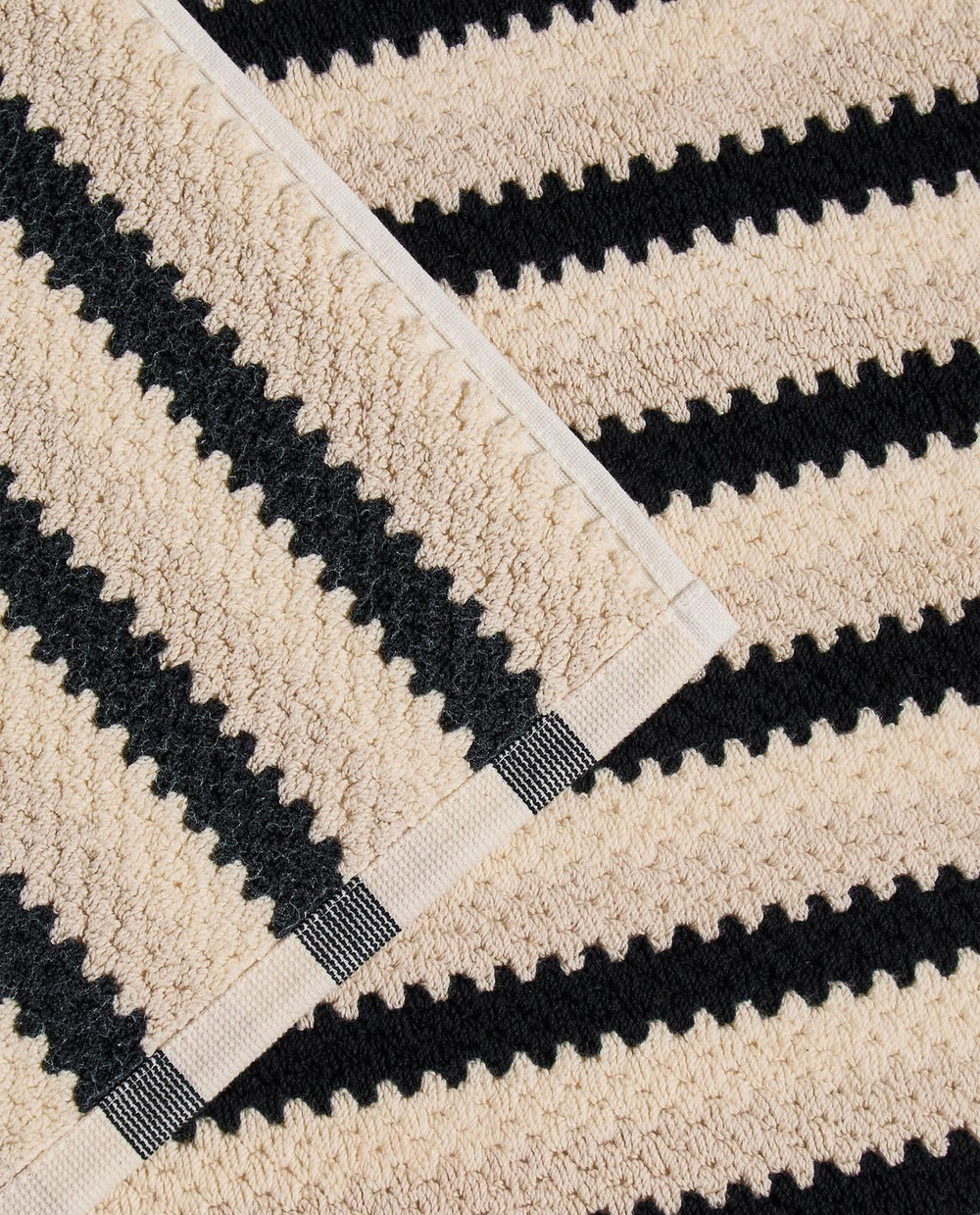 Zara Home - Жаккардовый коврик для ванной комнаты с геометрическим рисунком, черный, 50x80 см