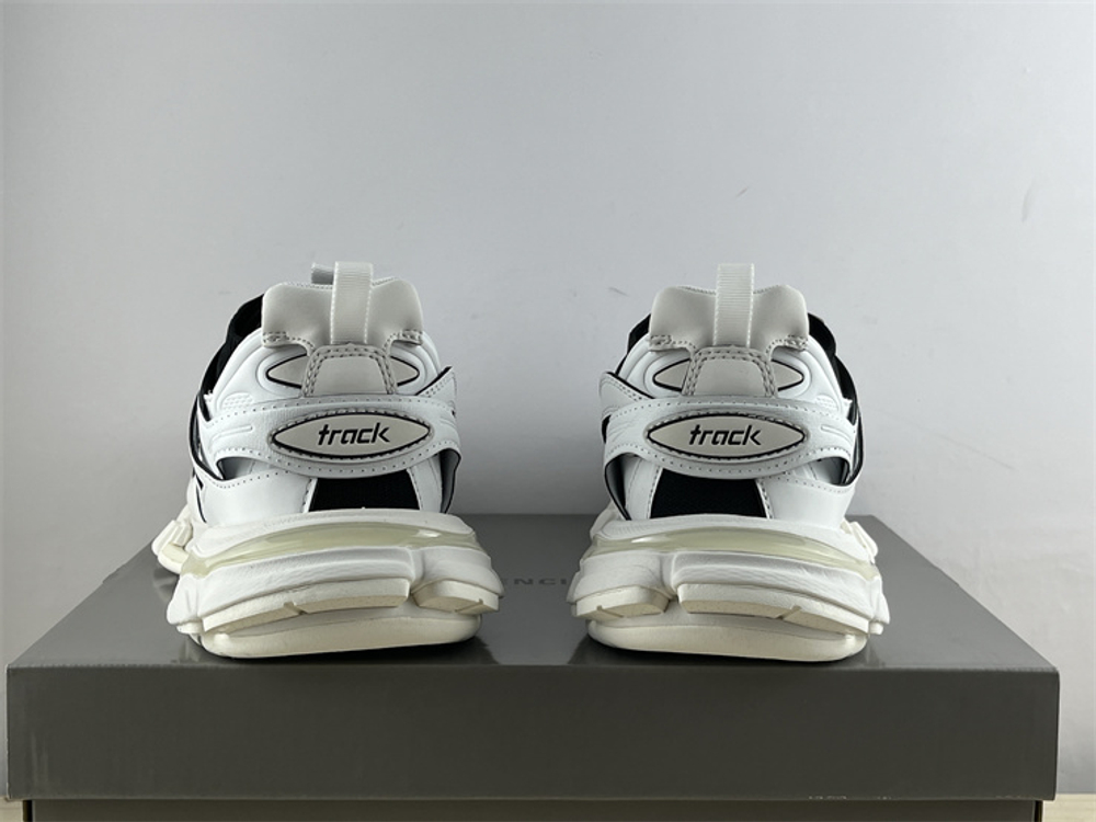 Balenciaga Track Sneaker 736330-W3SKC-9010