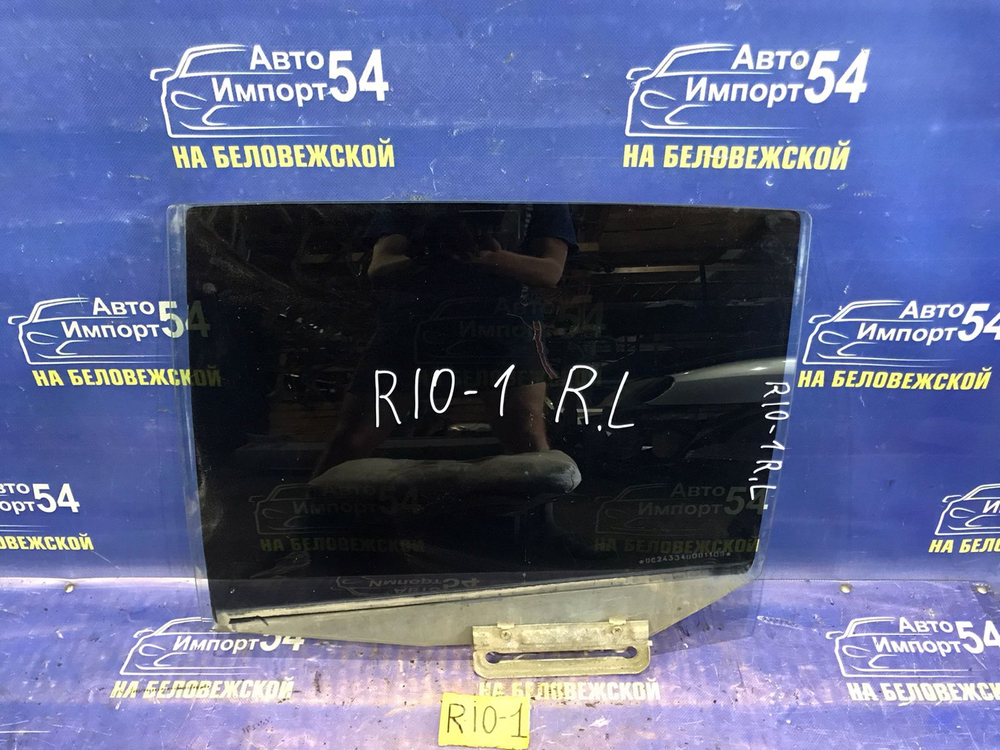 Стекло двери задней левой Kia RIO 2004