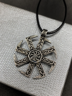 Славянская подвеска оберег Коловрат магический амулет из стали