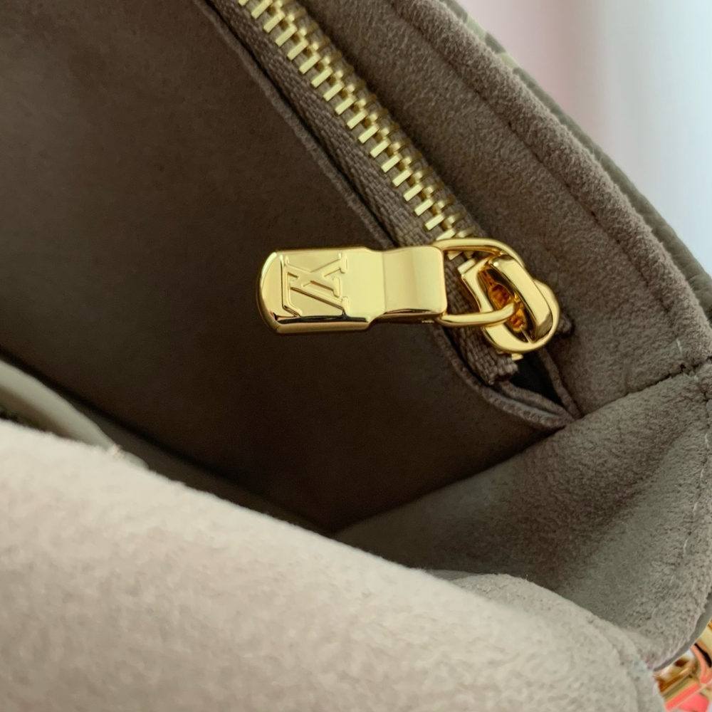 Louis Vuitton Ivy Wallet On Chain Bag