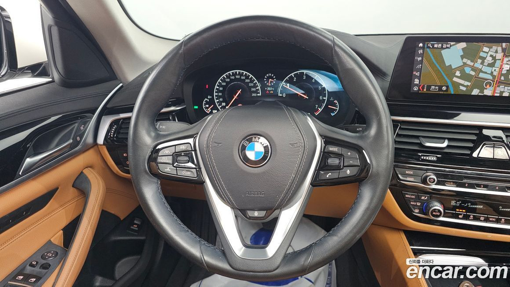 BMW 5 Series (G30) 520i Luxury (08.2019)