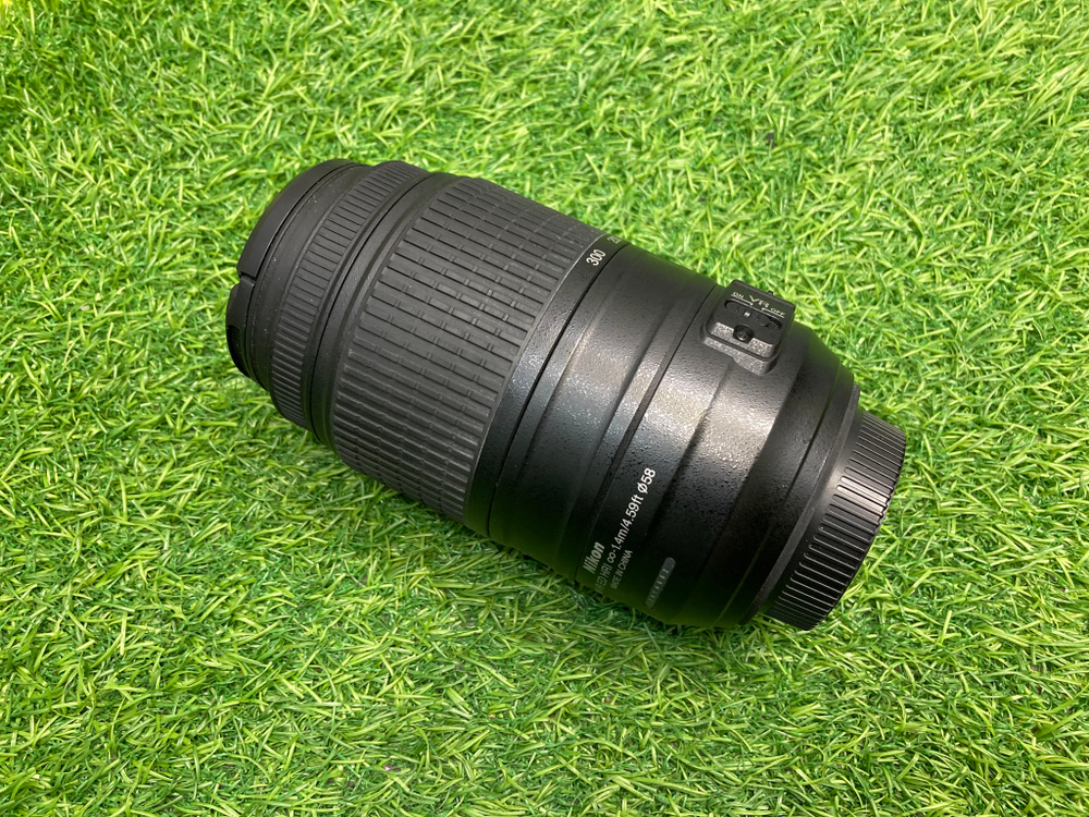 Nikon 55-300mm 4.5-5.6G ED DX VR AF-S Nikkor