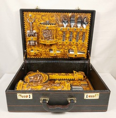 Набор подарочный для пикника «Хозяин Тайги» на 6 персон в кейсе