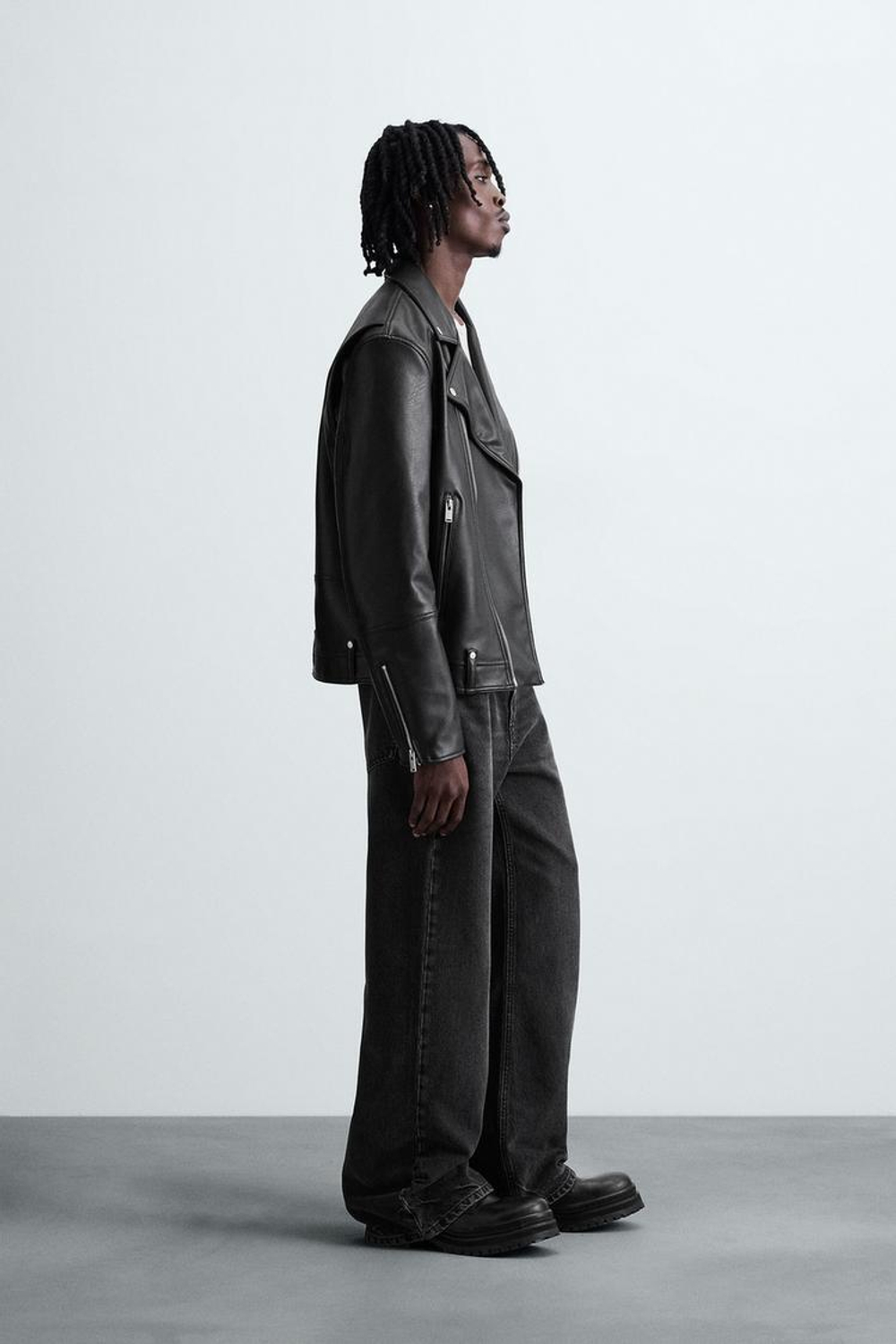 ZARA БАЙКЕРСКАЯ КУРТКА ИЗ ИСКУССТВЕННОЙ КОЖИ, ЧЕРНЫЙ