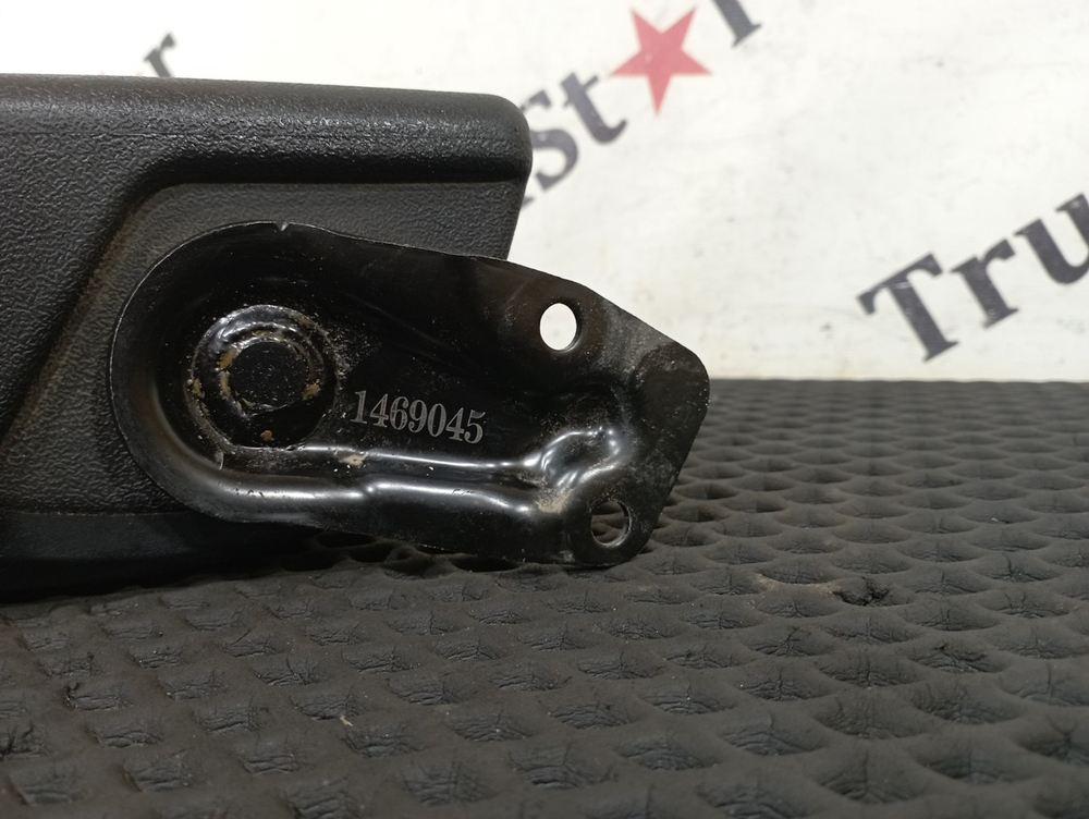 Подлокотник водительского сиденья правый