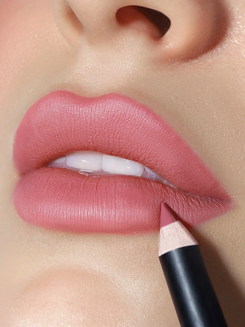 Карандаш для губ LuxVisage Soft Matte lip liner