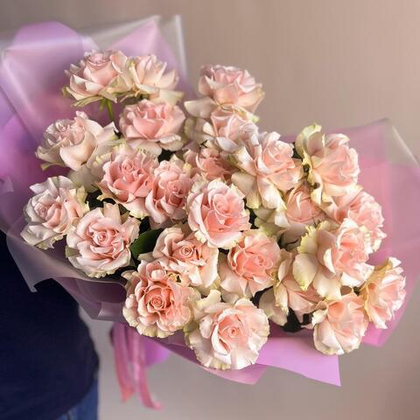 Розовые французские розы 25 шт