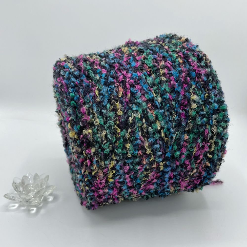 Букле Industria Italiana Filati S.P.A. 30% меринос 12% полиамид 53% полиакрил