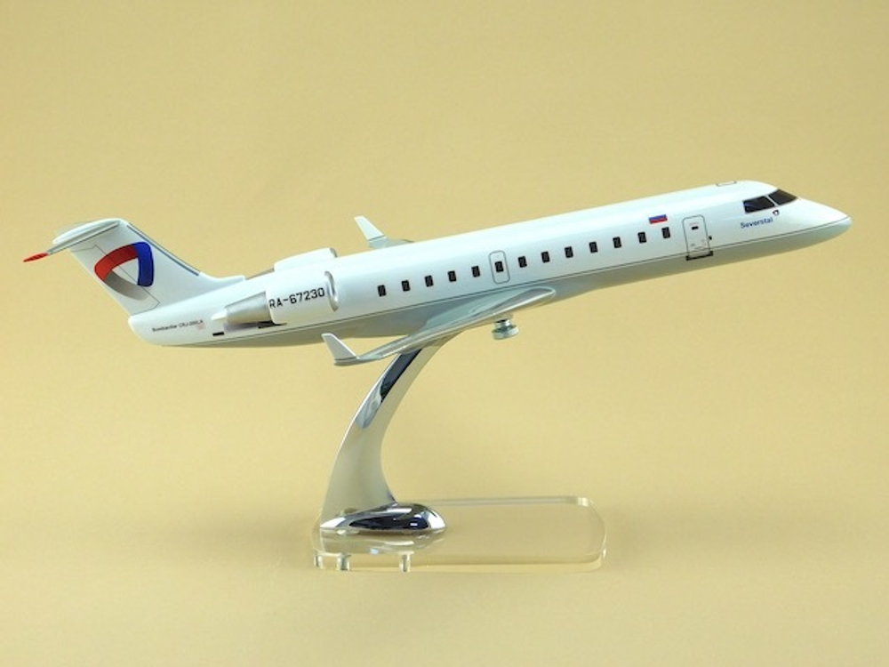 Модель самолета CRJ-200 (М1:72, Северсталь)