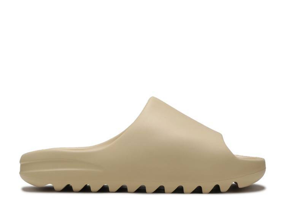 Yeezy Slides "Desert Sand"