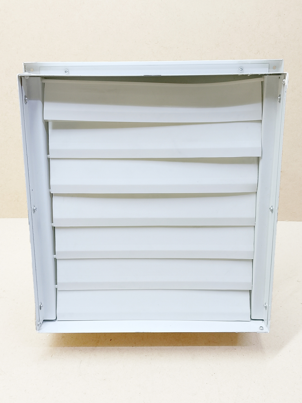 Вентилятор ВО-2.5/380В в коробе с жалюзи