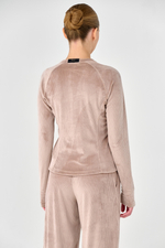 Лонгслив велюровый приталенный с рельефом