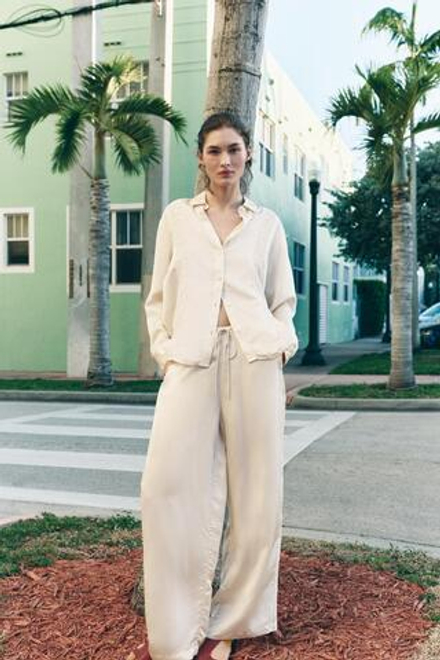 ZARA БРЮКИ ИЗ САТИНА С ОТДЕЛКОЙ КРУЖЕВОМ, ЖЕЛТОВАТО-БЕЛЫЙ