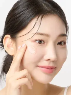 ROUND LAB Укрепляющая сыворотка с экстрактом камелии и коллагеном Camellia Deep Collagen Firming Ampoule (30 мл)