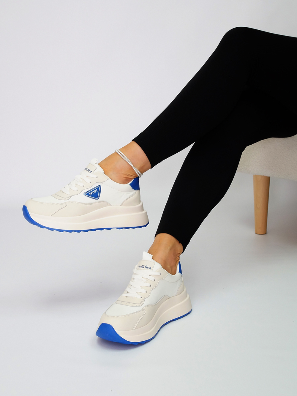 Кроссовки женские демисезонные