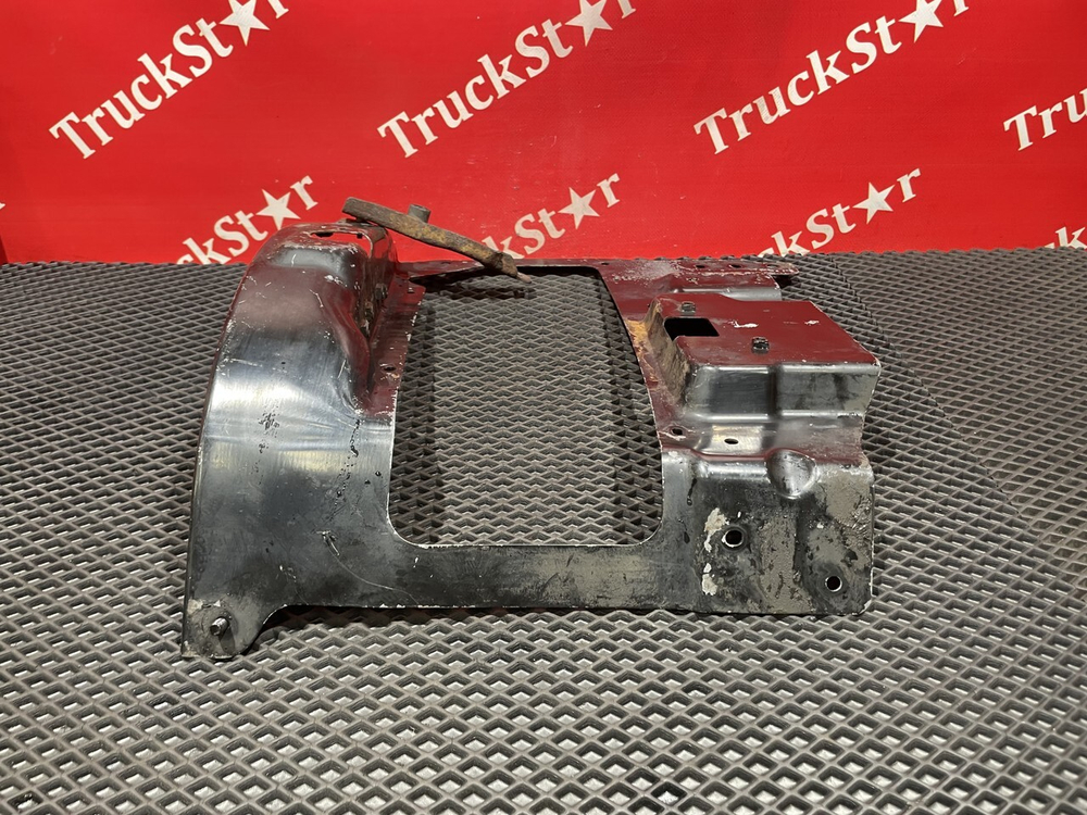 Кронштейн фары правой