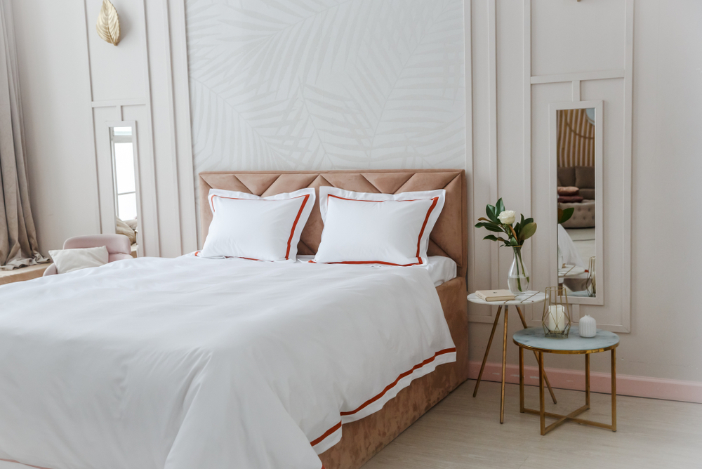 Постельное белье 2 спальное евро макси Сlaire&Caroll Nuage белое с оранжевым кантом