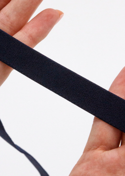 Резинка бретелечная темно-синяя глянцевая ширина 15 мм